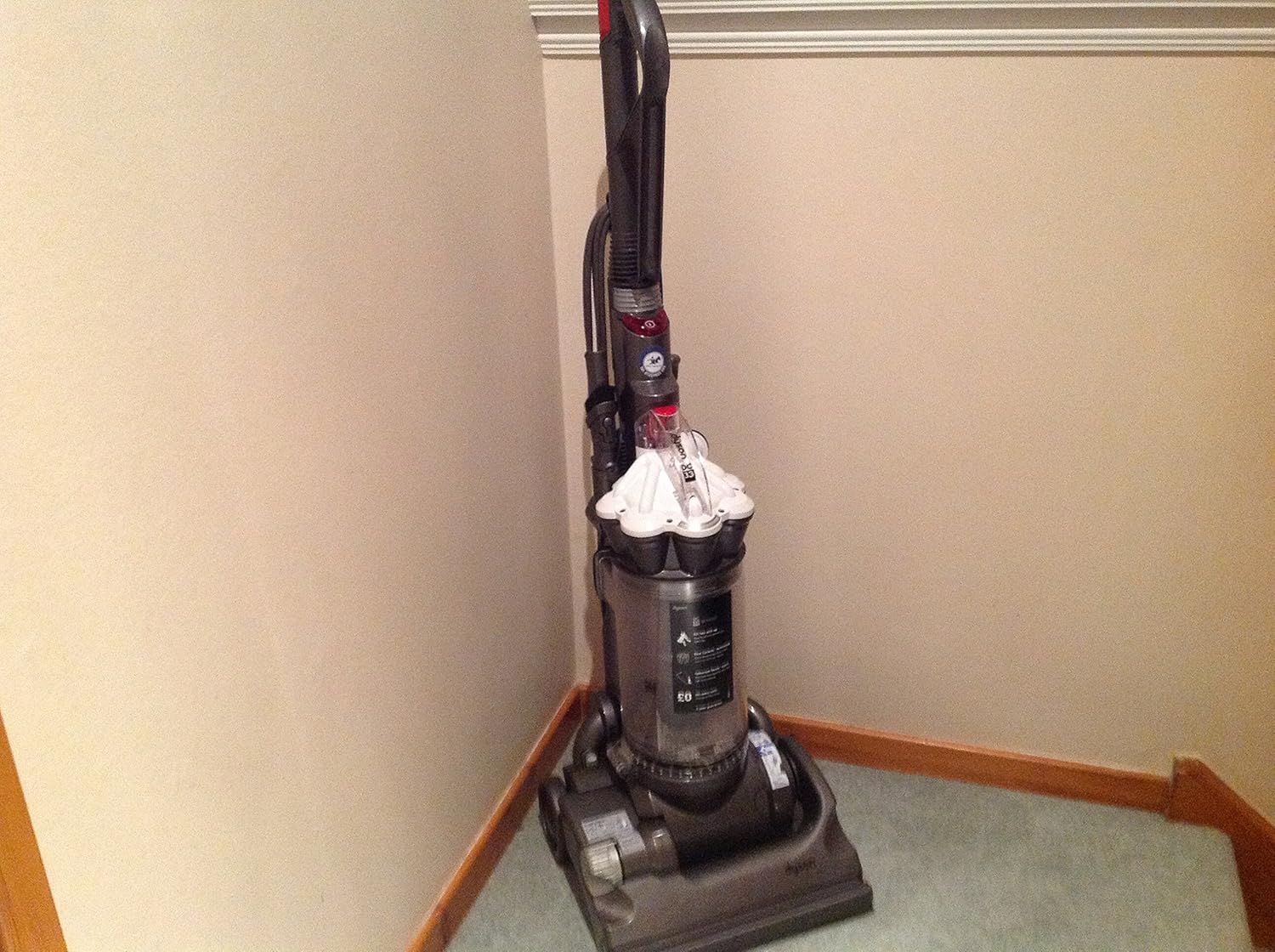 Dyson Dc33 Multi Floor Upright Vacuum Cleaner 1400W With Hepa Filter